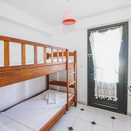 Peaceful With Shared Pool, Balcony, Terrace And Backyard In Bodrum * Karabag