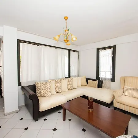 Peaceful With Shared Pool, Balcony, Terrace And Backyard In Bodrum