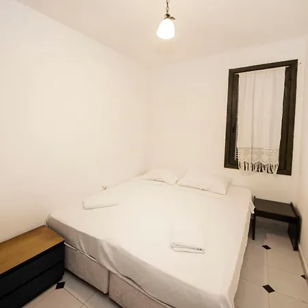 Peaceful With Shared Pool, Balcony, Terrace And Backyard In Bodrum